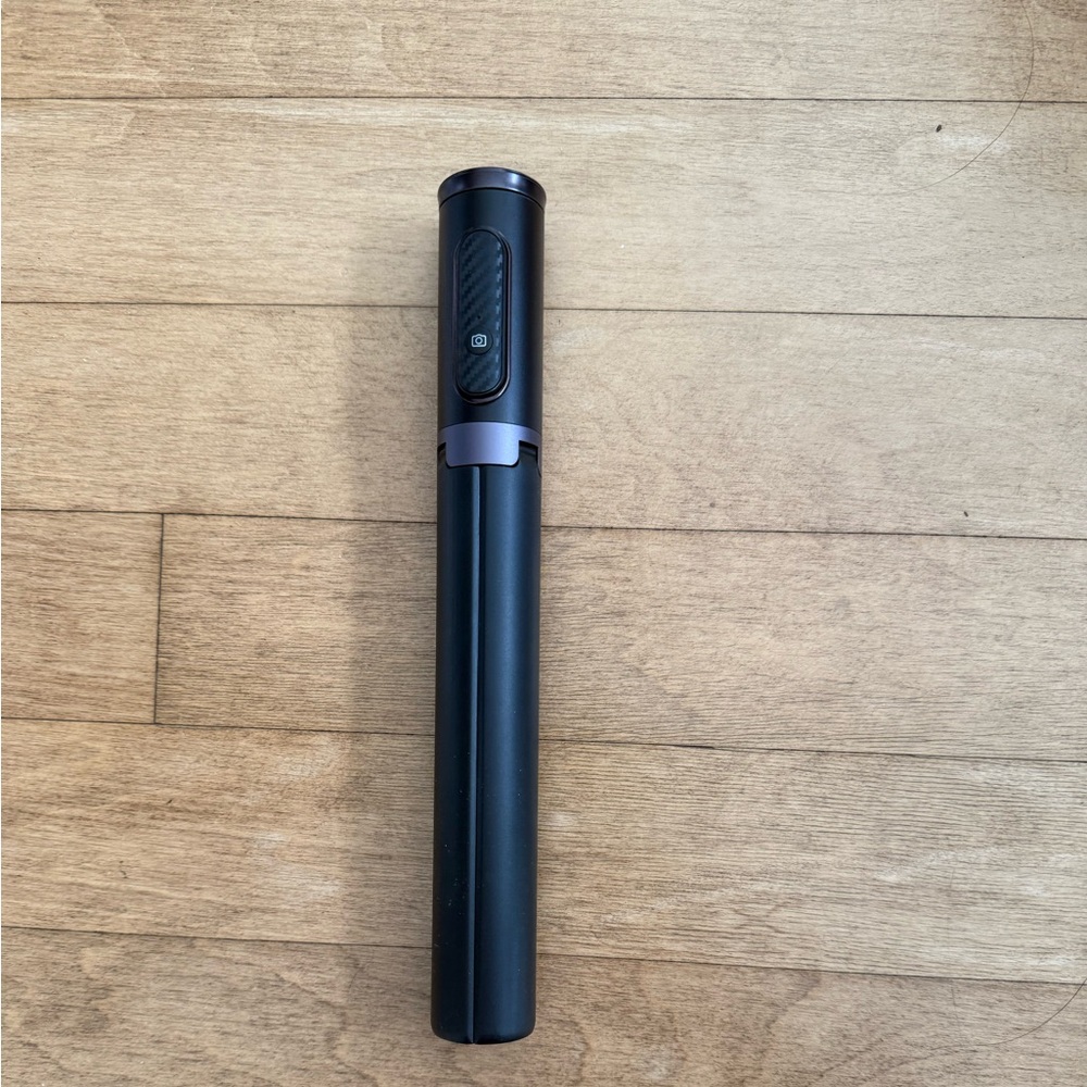 Mobile Bluetooth tripod
